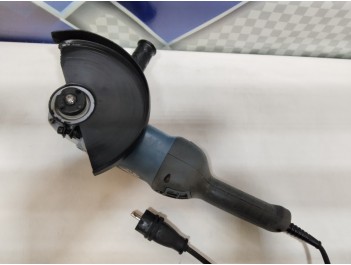 Шлифмашина угловая Dcut DBG23045C