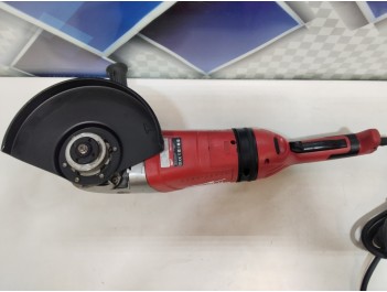 Шлифмашина угловая Milwaukee AGVM 26-230 GEX