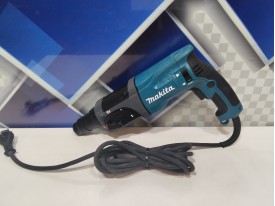 Перфоратор Makita HR 2470 