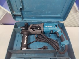 Перфоратор Makita HR 2470 