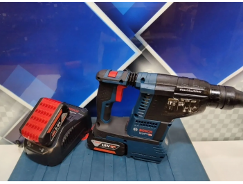 Перфоратор Makita HR 5202 C 