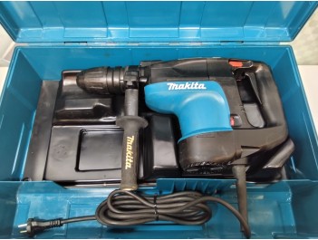 Перфоратор Makita HR 4001 C  (б/у)