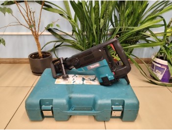 Перфоратор  Makita HR 5001 C 