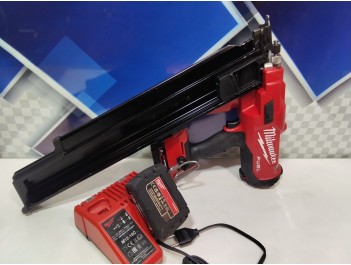 Нейлер бесщеточный Milwaukee M18 2744-20 (б/у)