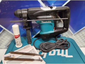 Перфоратор Makita HR 3200 C 