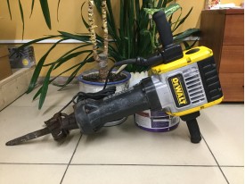 Молоток отбойный  DeWalt D 25980 