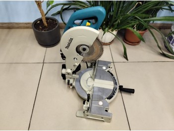 Пила торцовочная Makita LS 1040  