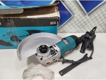 Угловая шлифмашина MAKITA 9069  (б/у)