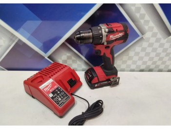 Шуруповерт Milwaukee M18 cbldd-202C
