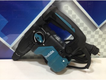 Перфоратор Makita HR 3001С