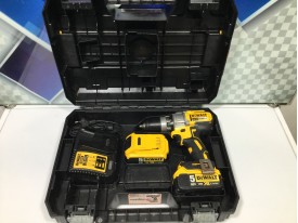 Шуруповерт DeWALT DCD 991 