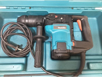 Перфоратор Makita HR 3000 C