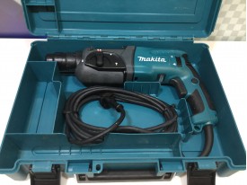 Перфоратор Makita HR 2470 