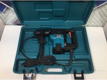 Перфоратор Makita HR 3000 C