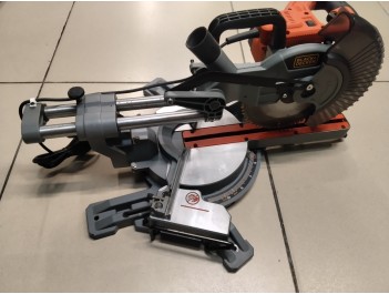 Пила торцовочная Black&Decker BES 700 (б/у)