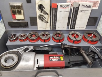 Клупп электрический резьбонарезной RIDGID 690-i