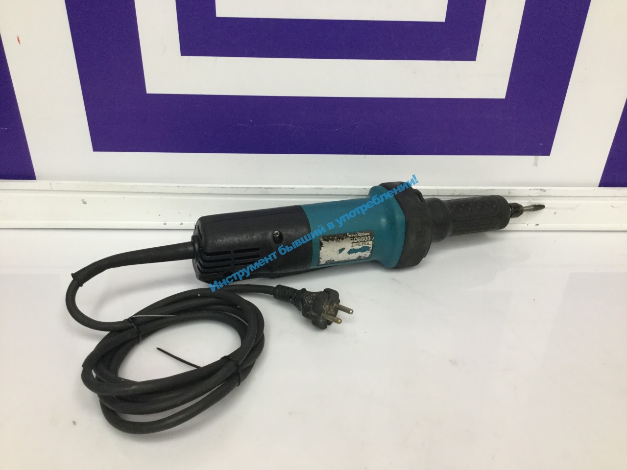 Прямошлифовальная машина Makita GD 0600. Макита gd0600 прямо шлифовальная машина контакты черные красные.