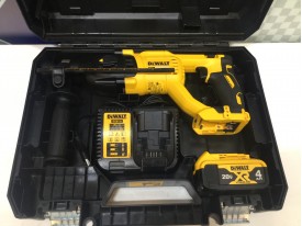 Перфоратор аккумуляторный DeWalt DCH 133