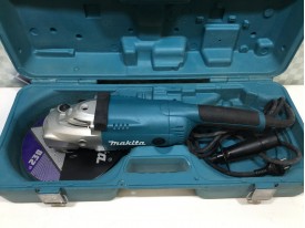 Шлифмашина угловая Makita GA 9020