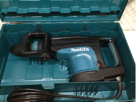 Молоток отбойный  Makita HM 1203 C 