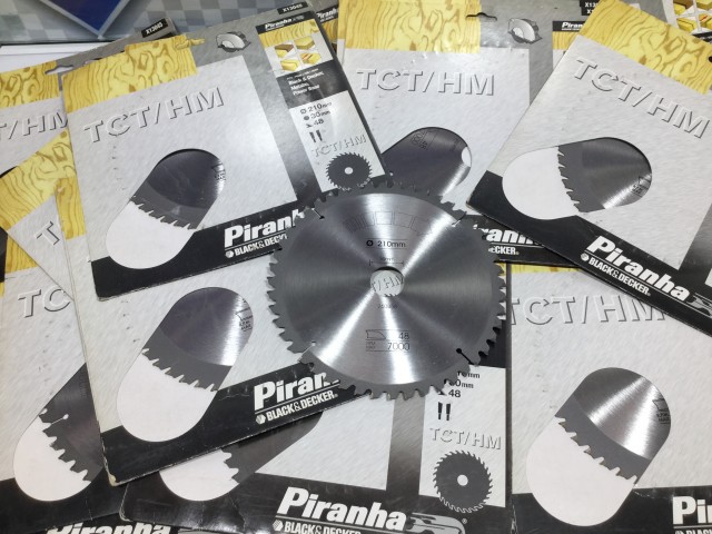 Пильный диск по дереву Black&Decker Piranha X13045
