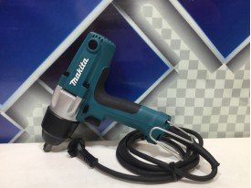 Гайковерт ударный Makita TW 0200 