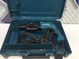 Перфоратор Makita HR 2450 